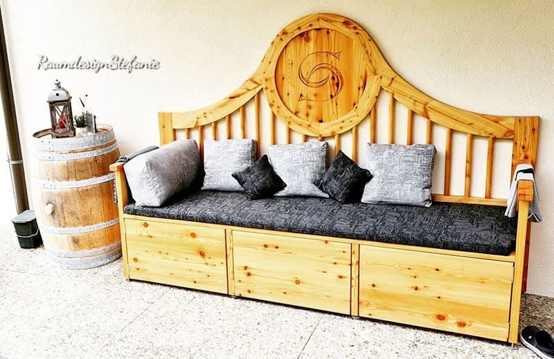 Holzsitzbank mit neuer Polsterung in Anthrazit und Hellgrau Raumdesign Stefanie