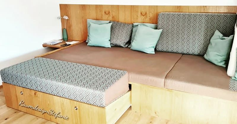 Ausziehbare Sitzbank mit neuem Bezug und Polsterung von Raumdesign Stefanie 02